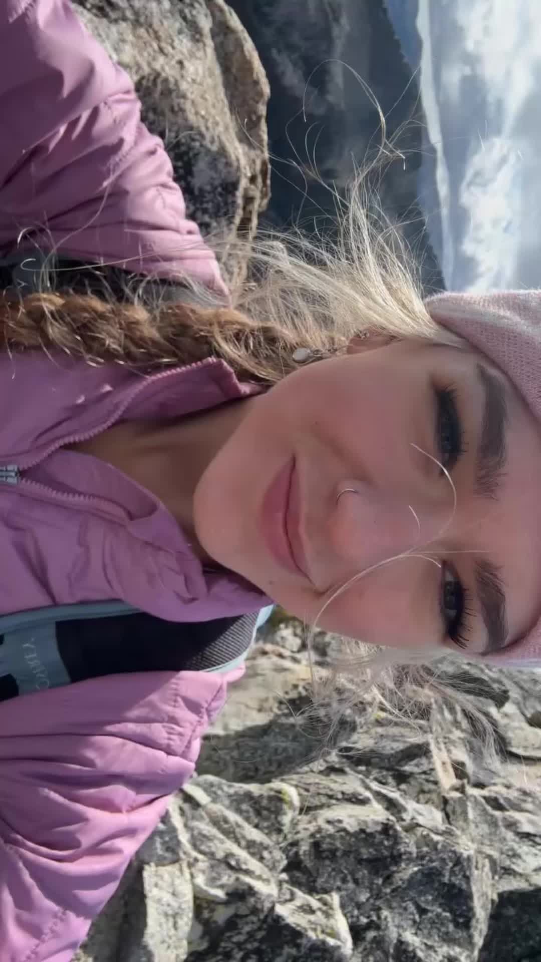 @Ava