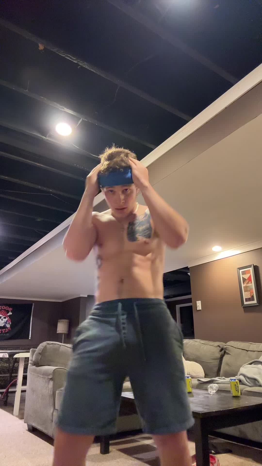 @Julian🦁