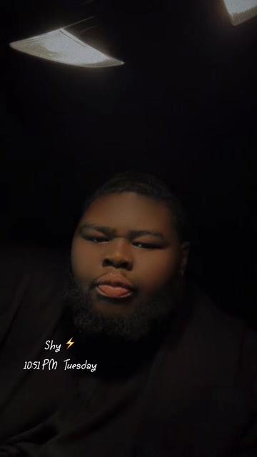 @shy🧸