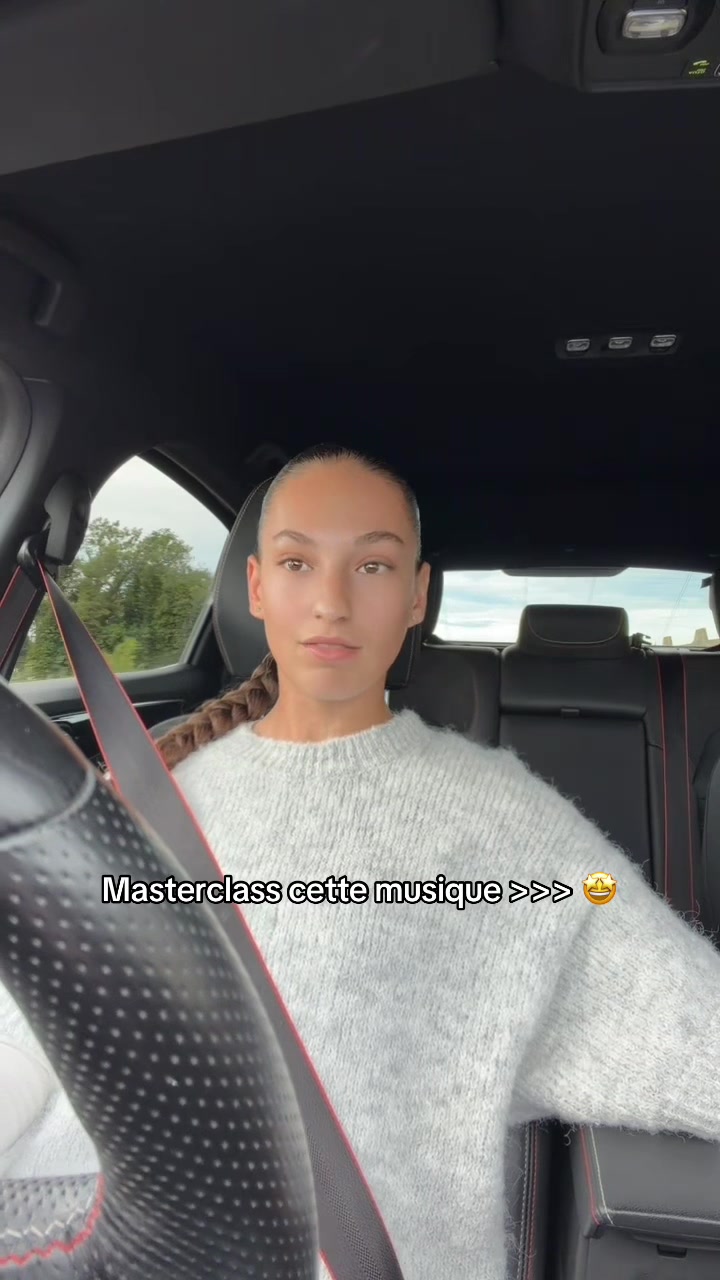 @Chlo&eacute;D&D🐺