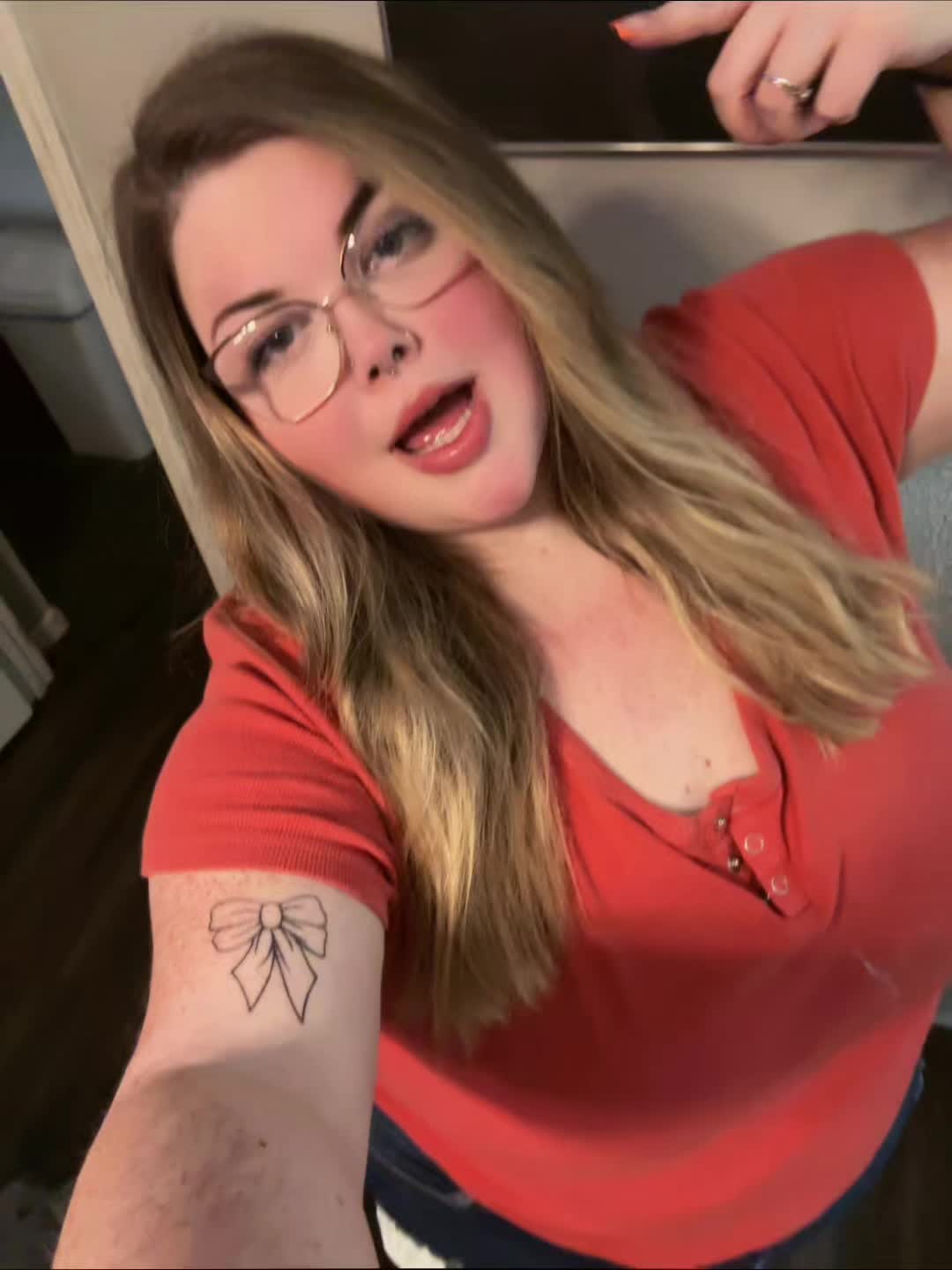 @leahluvsleah