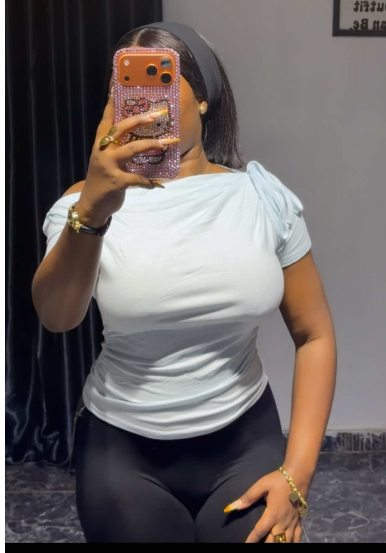 @Deluxebyaduke (CLOTHING STORE)