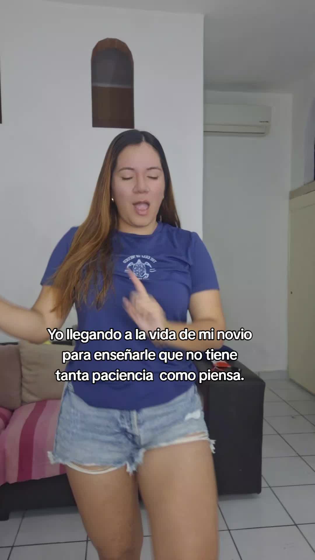 @Alejandra Gay Vlogs