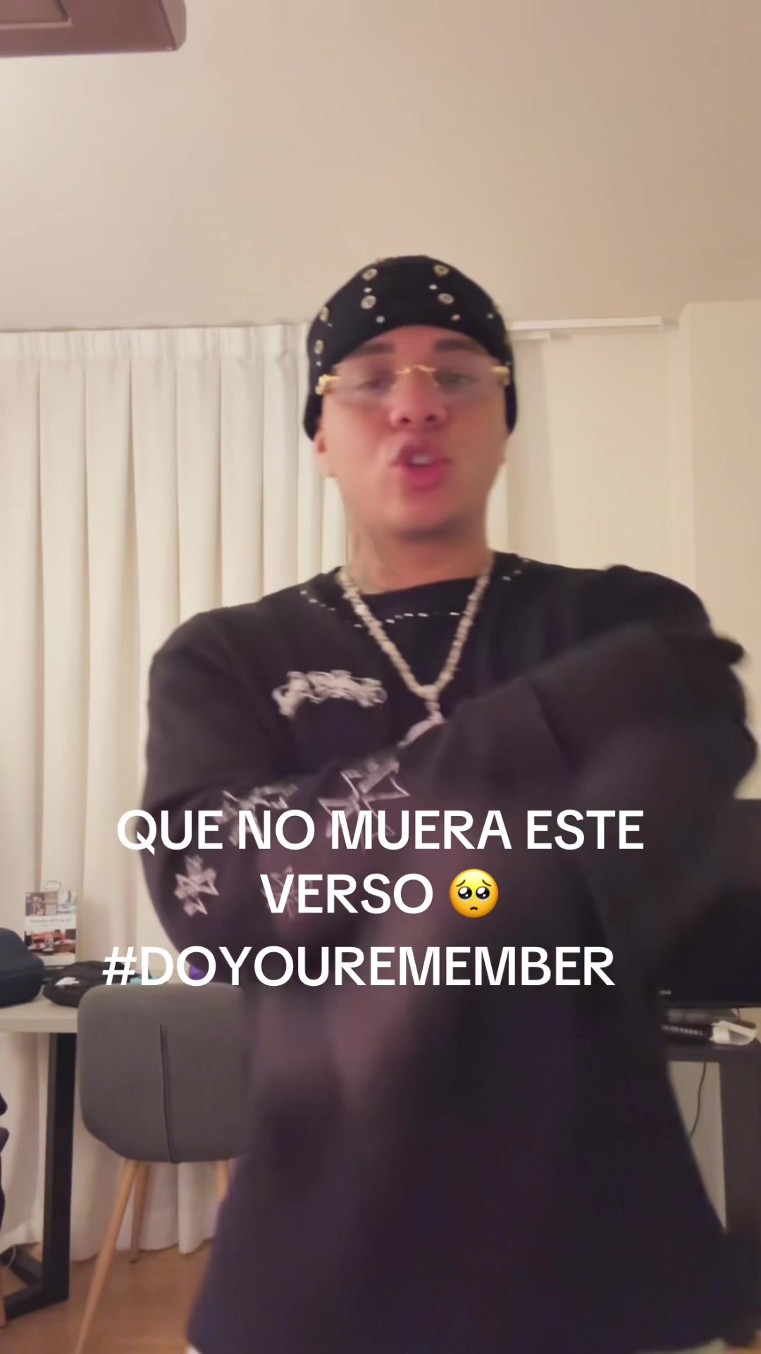 @Eix