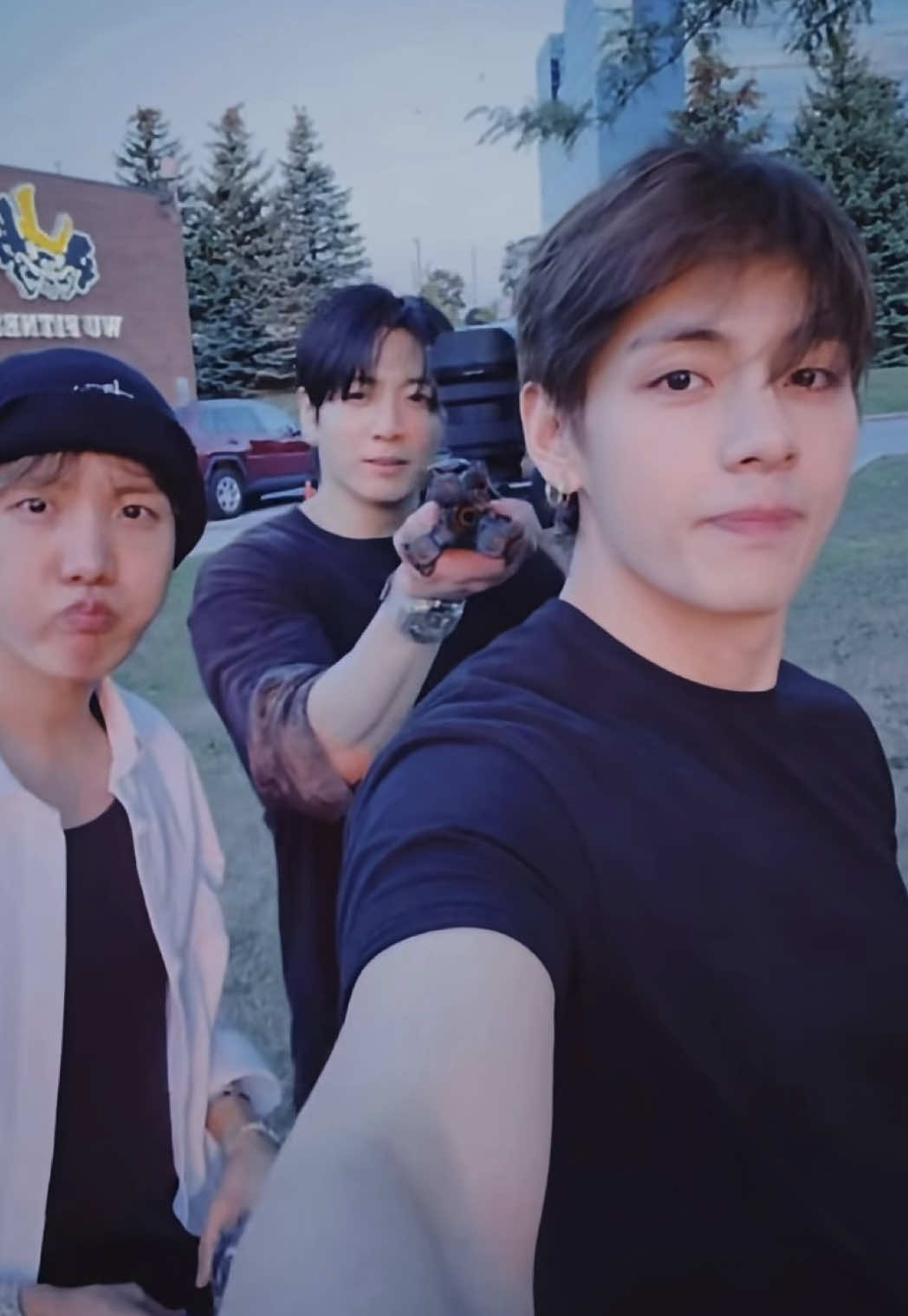 @⁷⟭⟬BTSVT𖧷&sup1;&sup3;