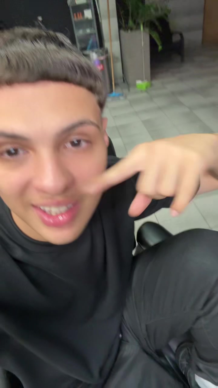 @￴￴