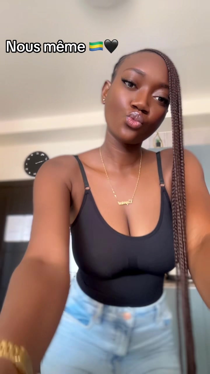 @CapriceNoir🖤🇬🇦🇨🇬