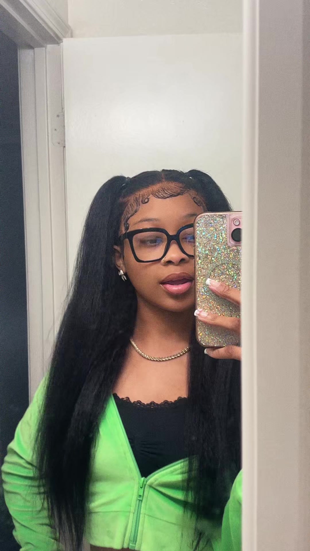 @_ms.h0lly_wood