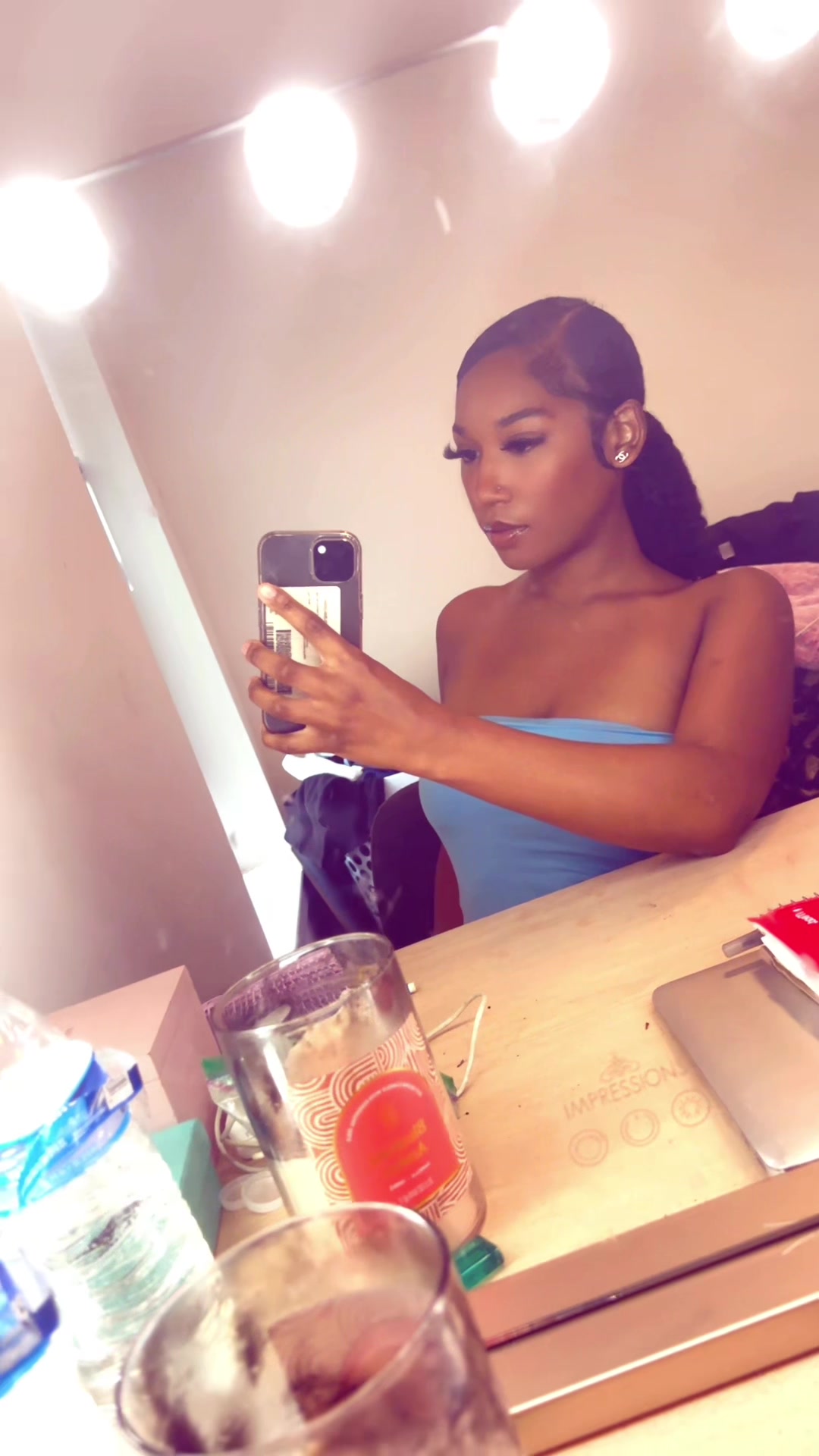 @kaylanez__