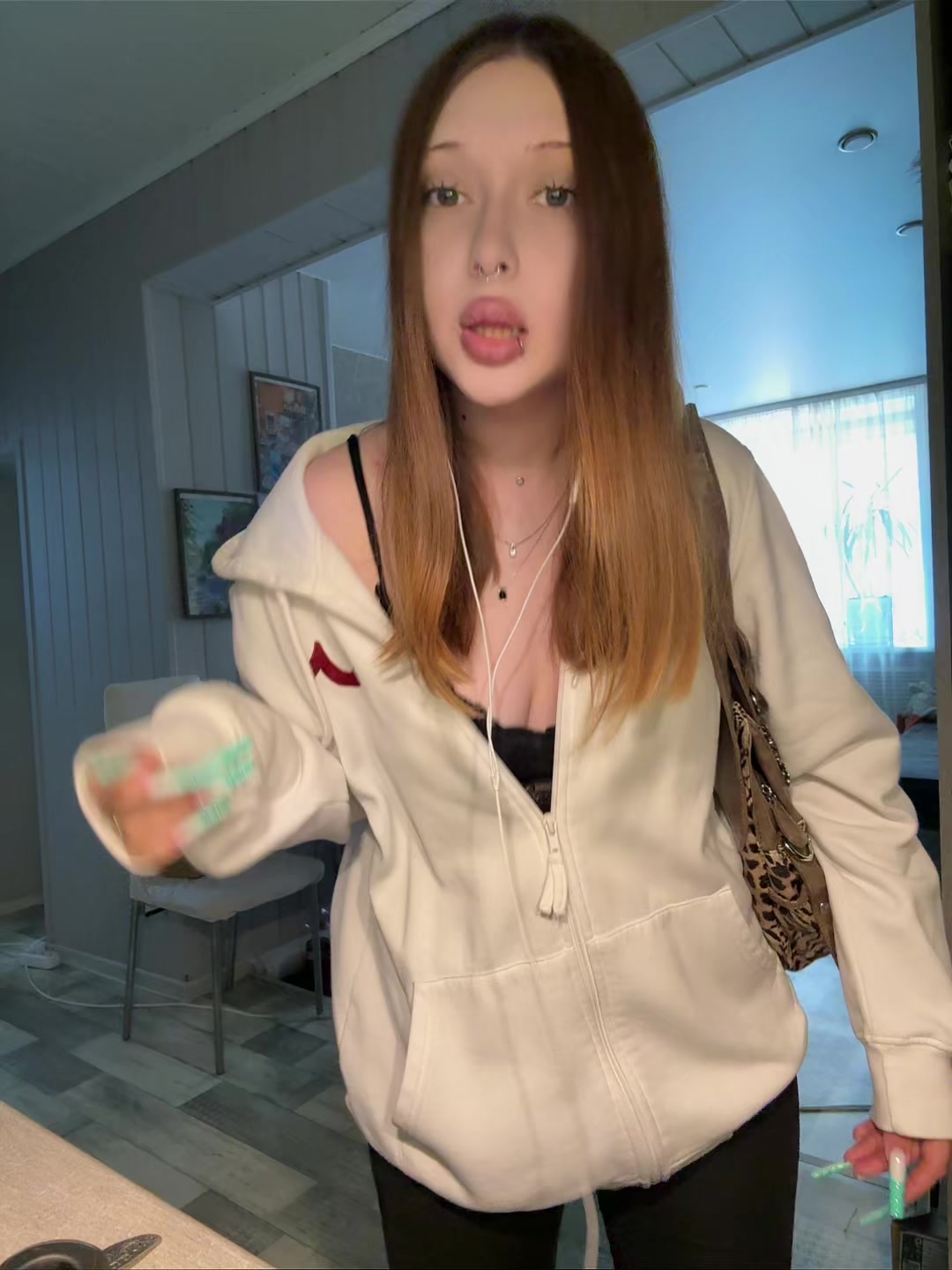 @лиза пластырь