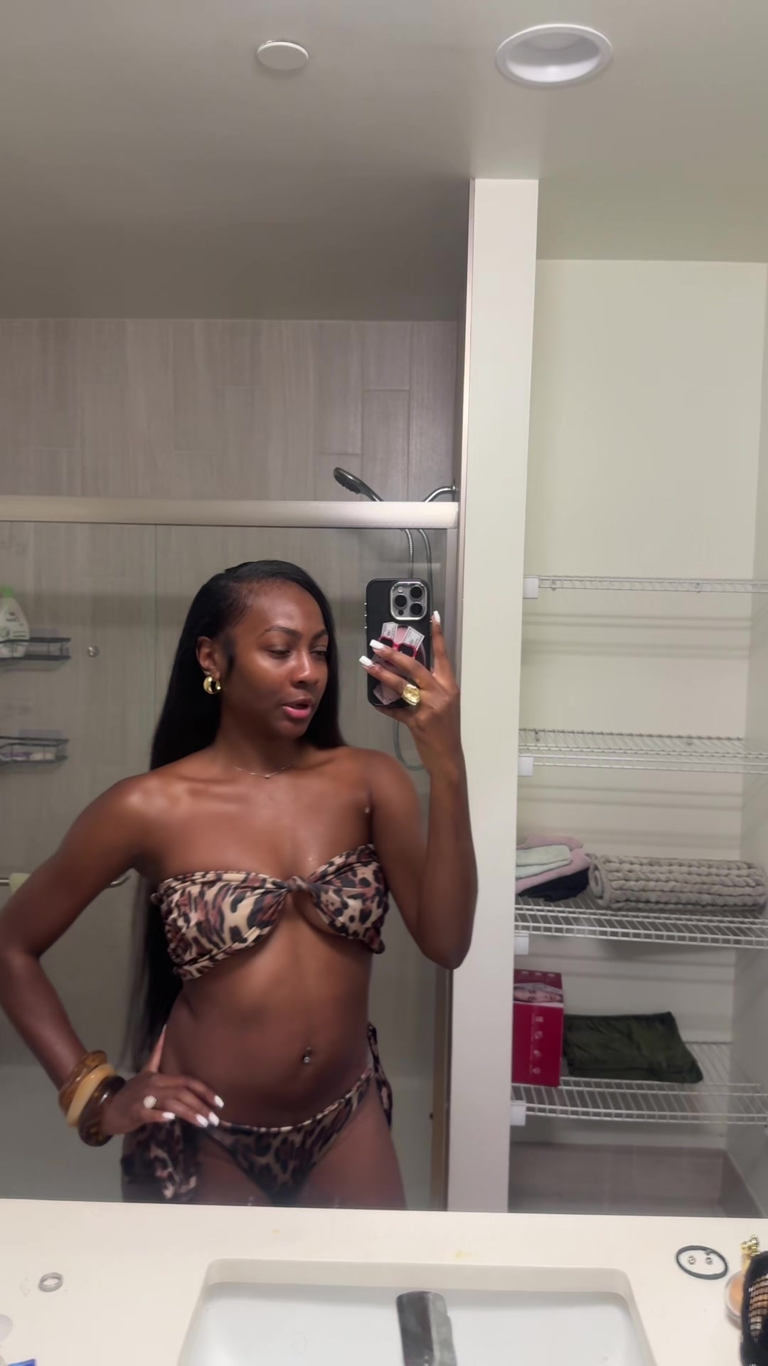 @SHANIAMONAEEEE