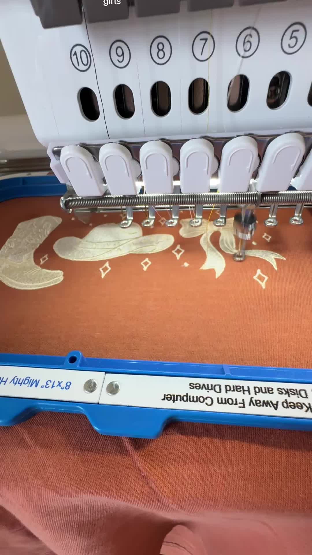 @cottontopgifts.com