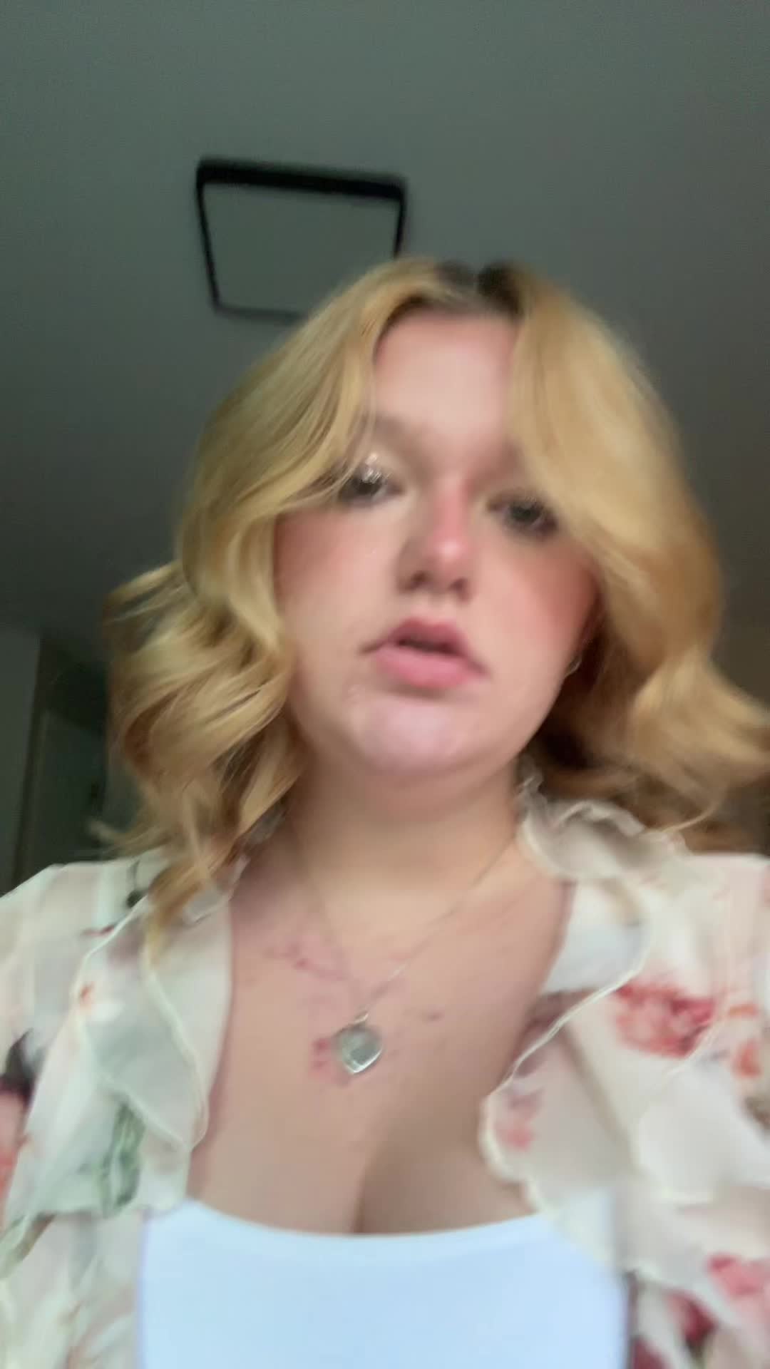 @Tess😘🥱