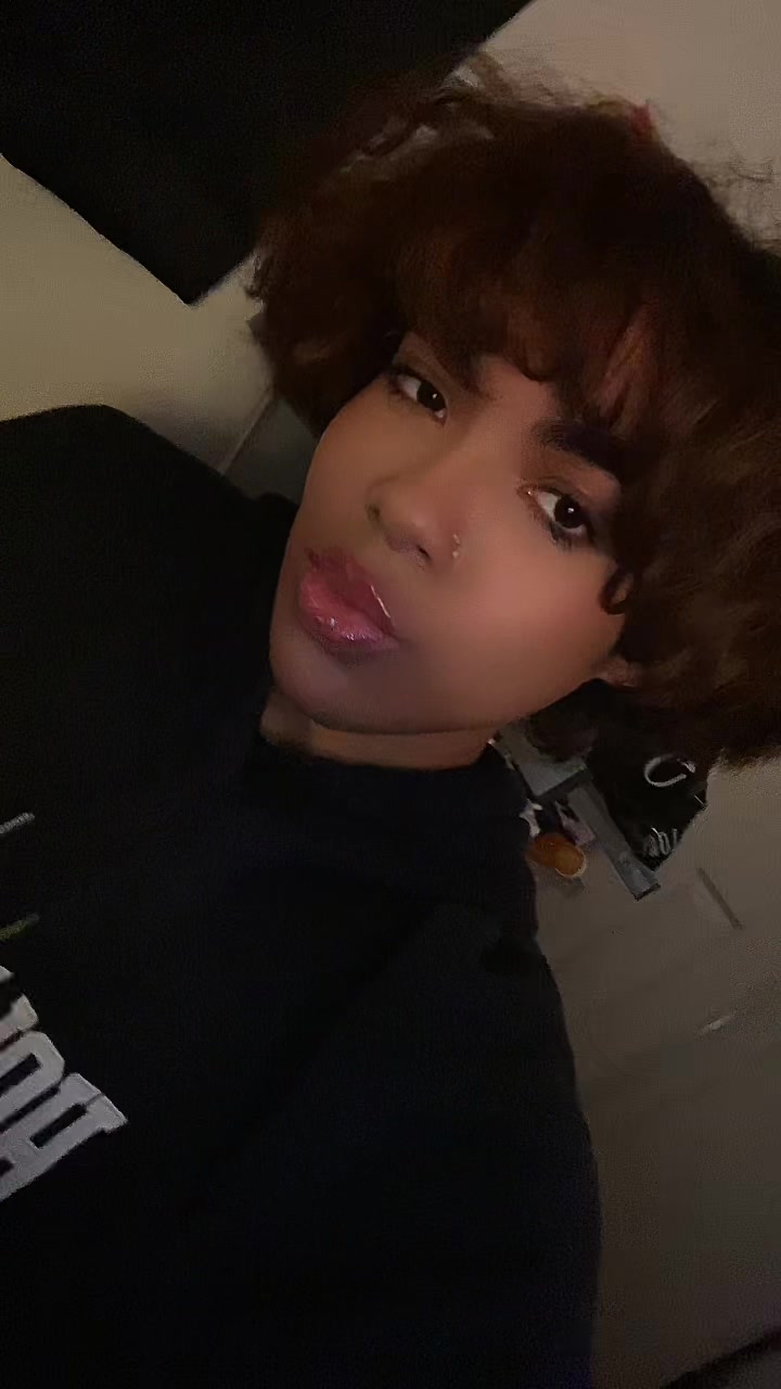 @queenbee💝