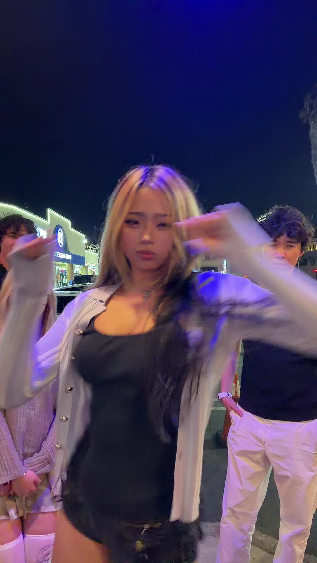 @Annie Zheng