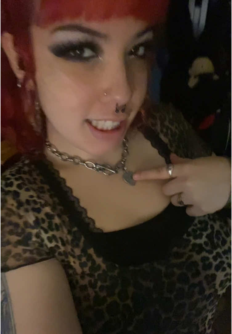@🦇 ☆  E  ☆ 🦇