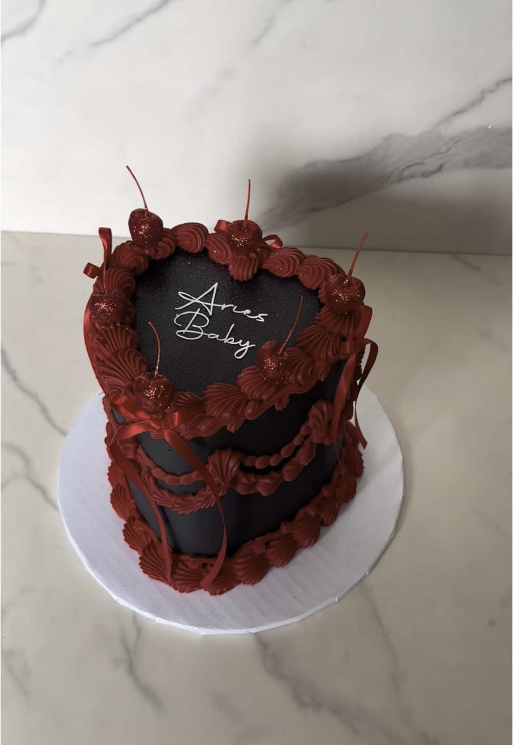 @luciaslovelycakes