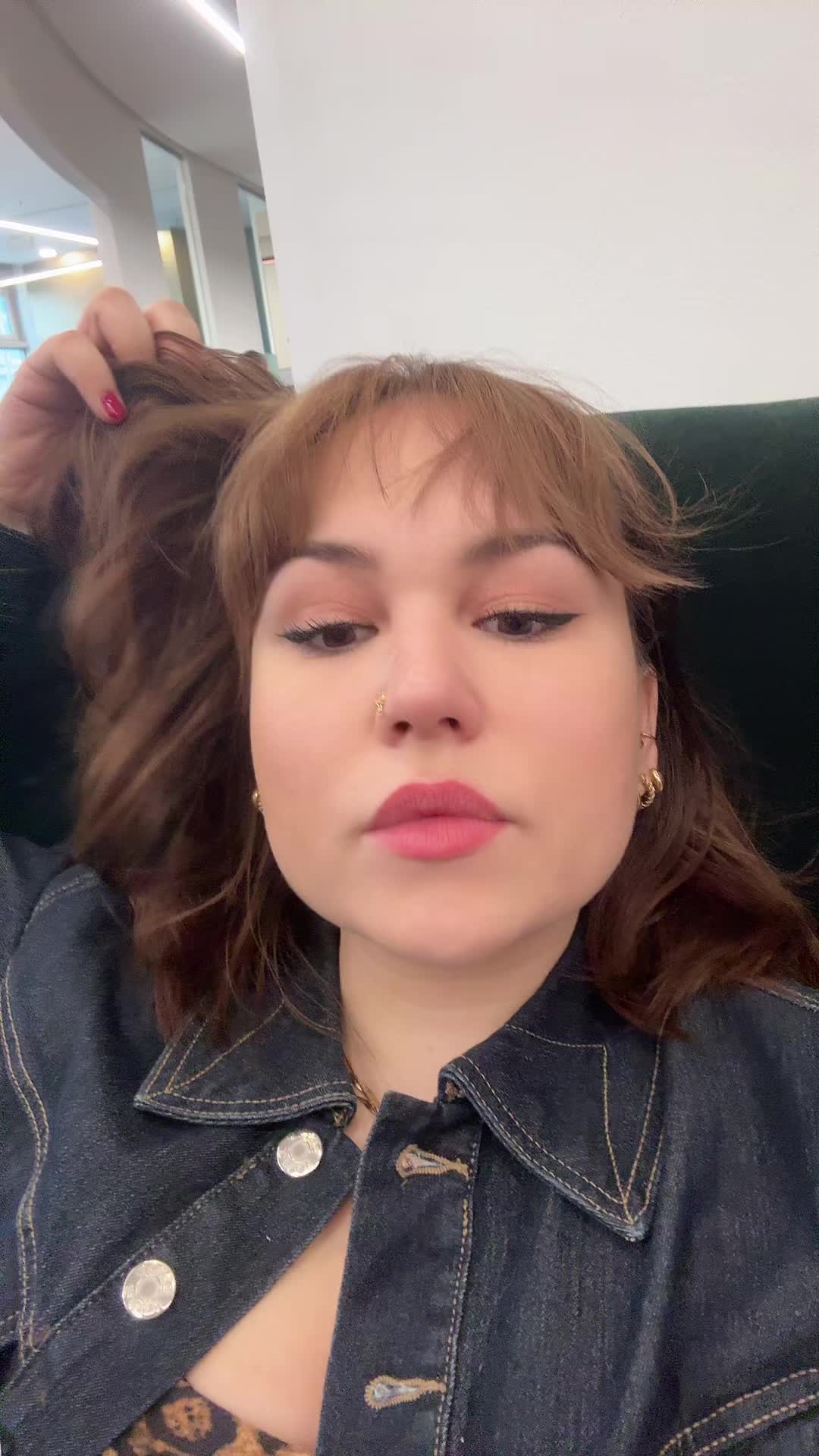 @laurassoberlife