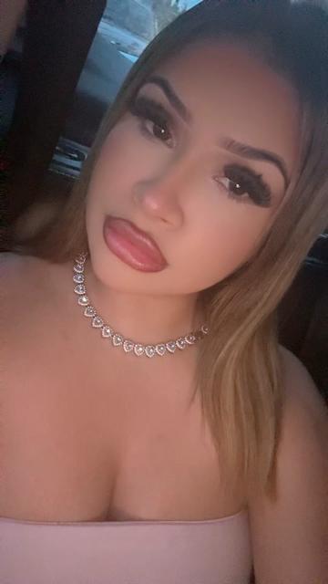 @Pretty Emily 🌷🎀🫦🍓👸🏻