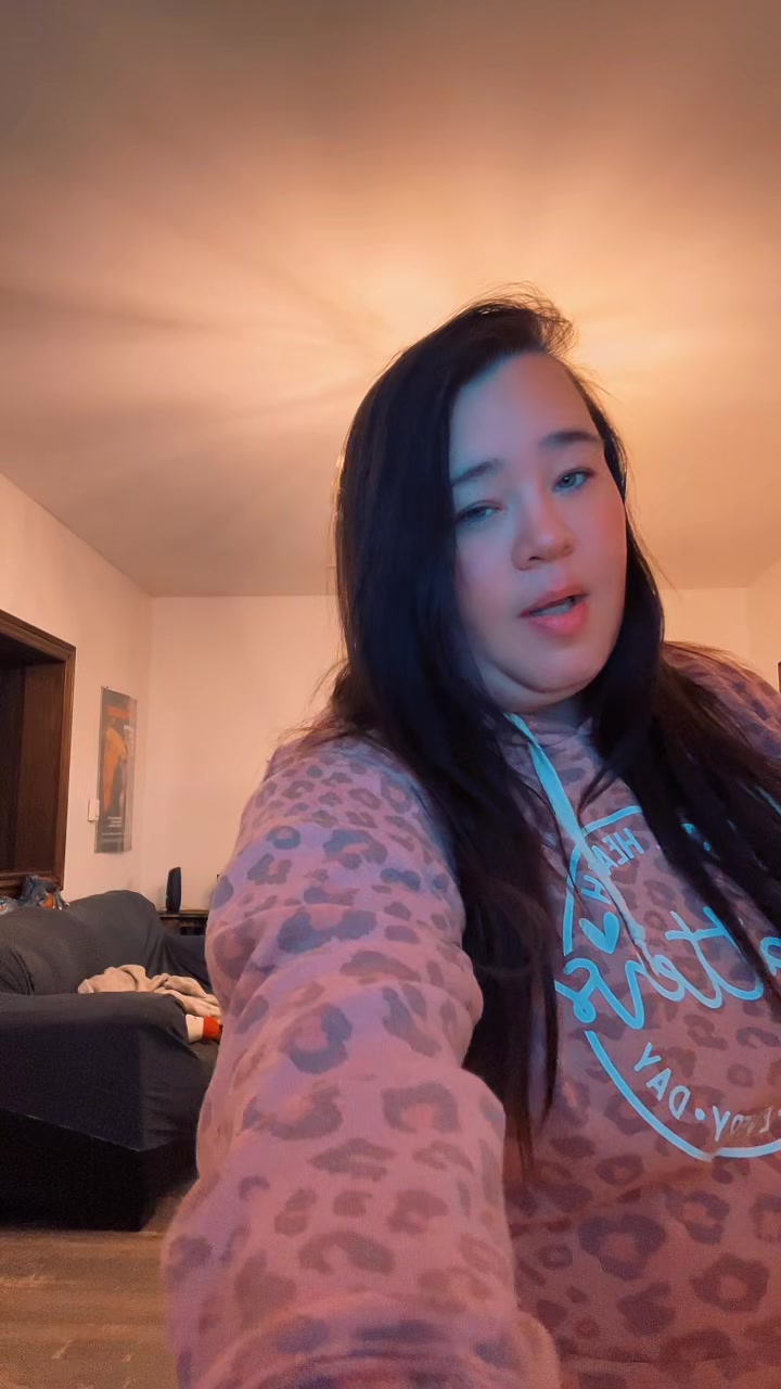 @TheGirlWithHer_CUP