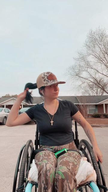 @paraplegic queen 👸