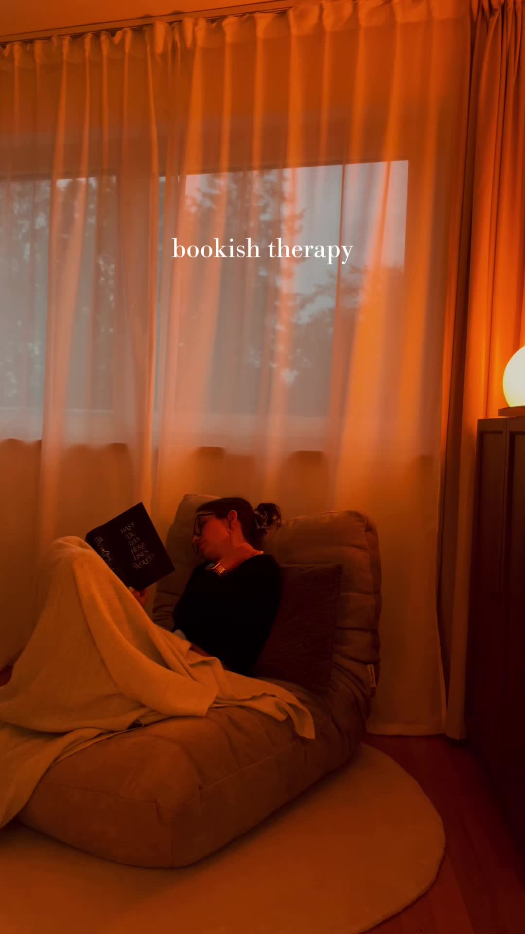 @emibookks 🧝🏼&zwj;♀️📚