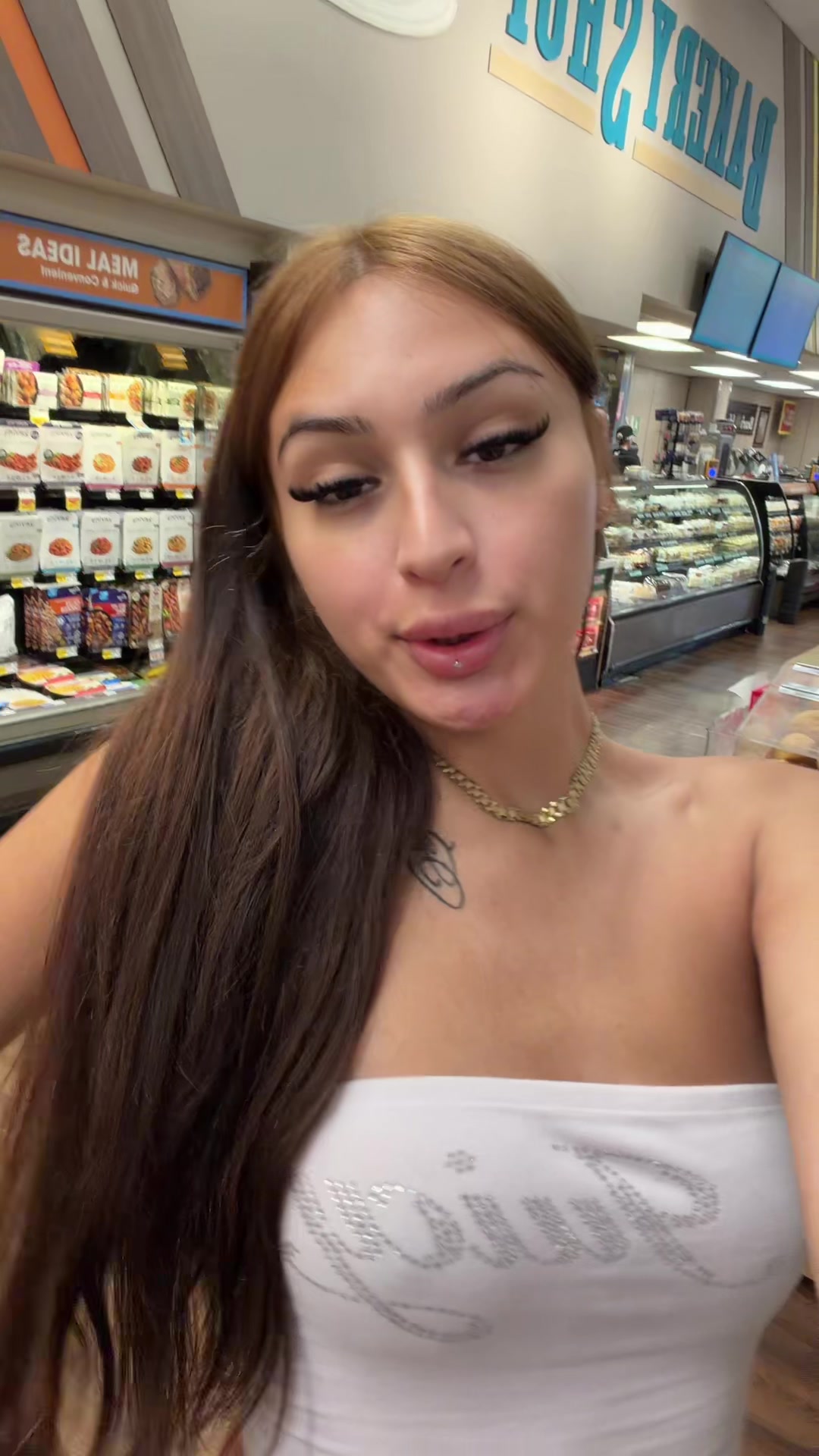 @therealplugswife