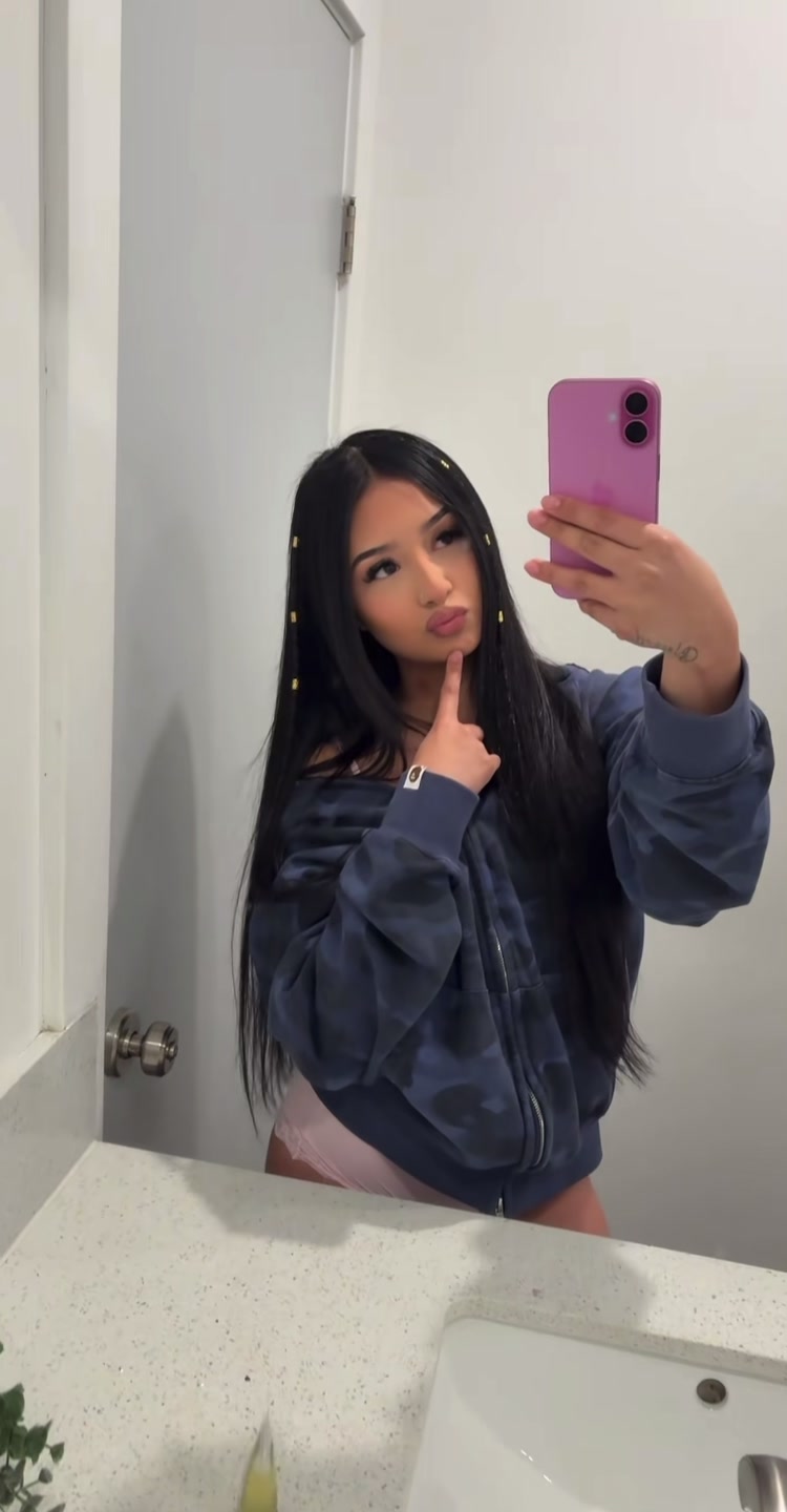 @𝐂 𝐀 𝐌 𝐈 𝐋 𝐀 ♕
