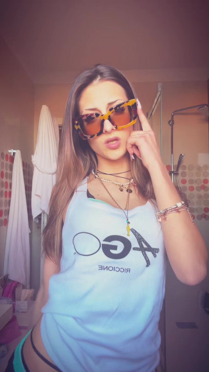 @Anita🫯