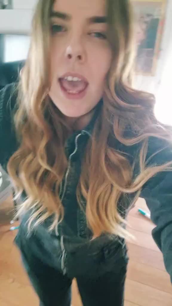 @StephanieHulahoop💃