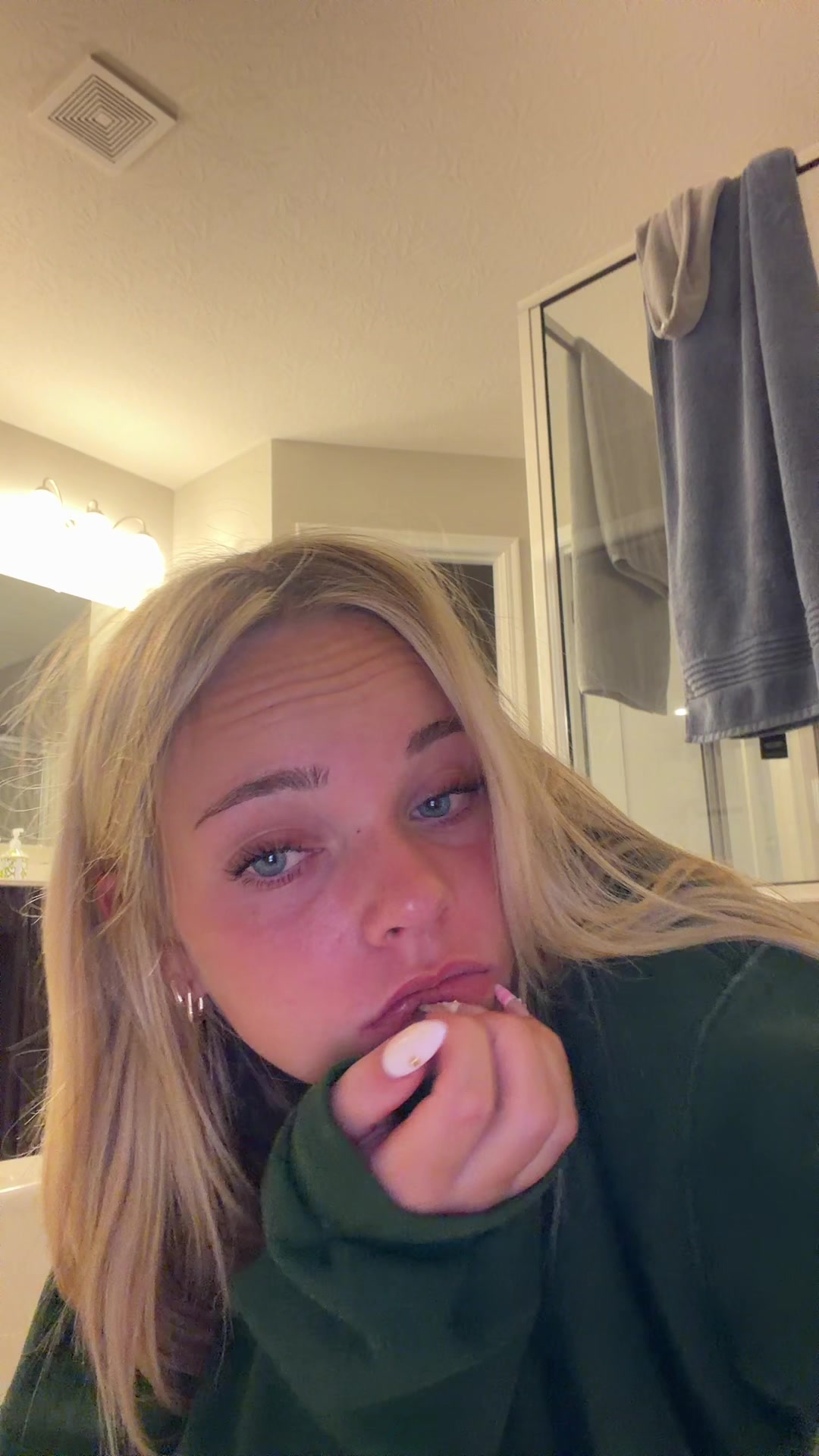 @hi