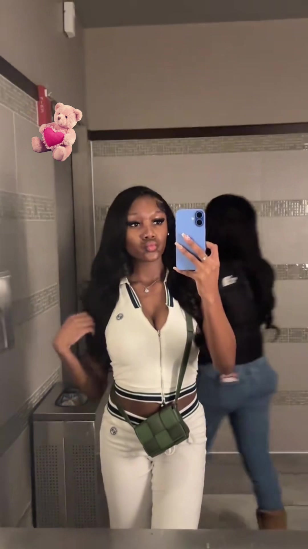@jhurnee