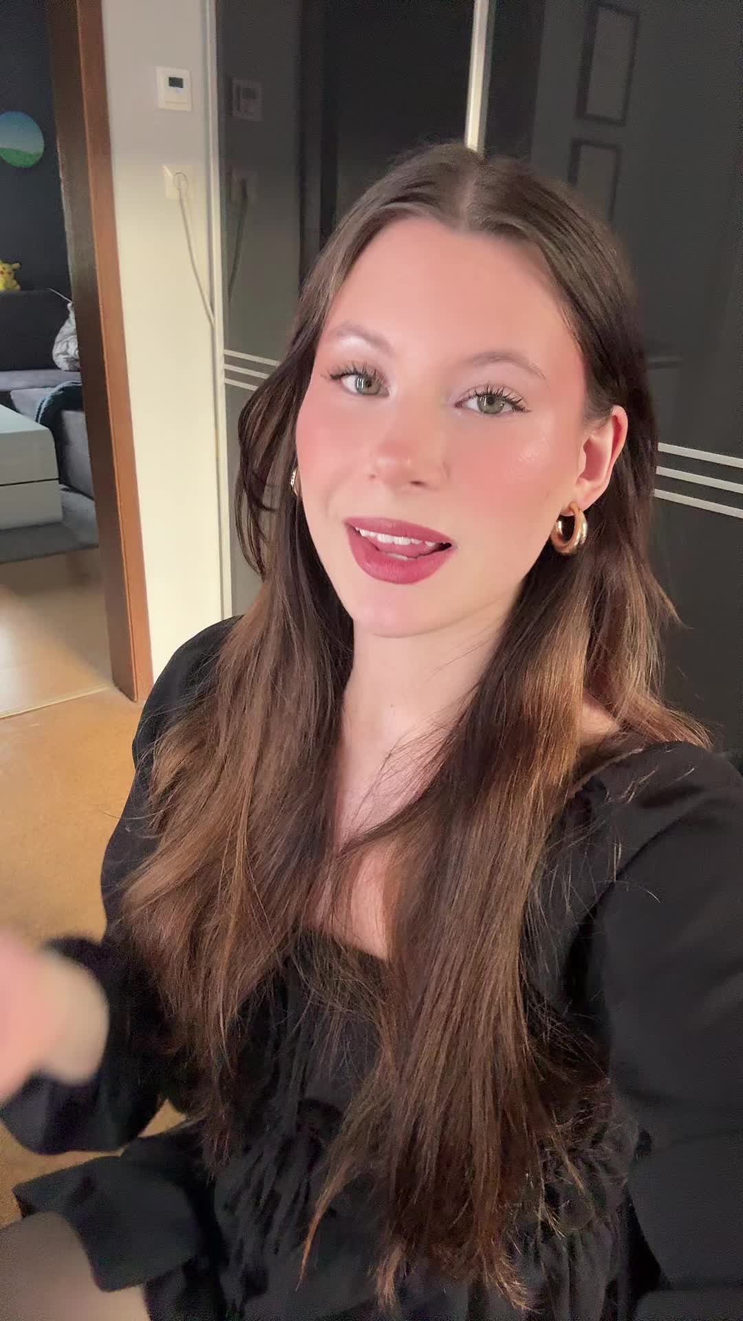 @phoebetkm