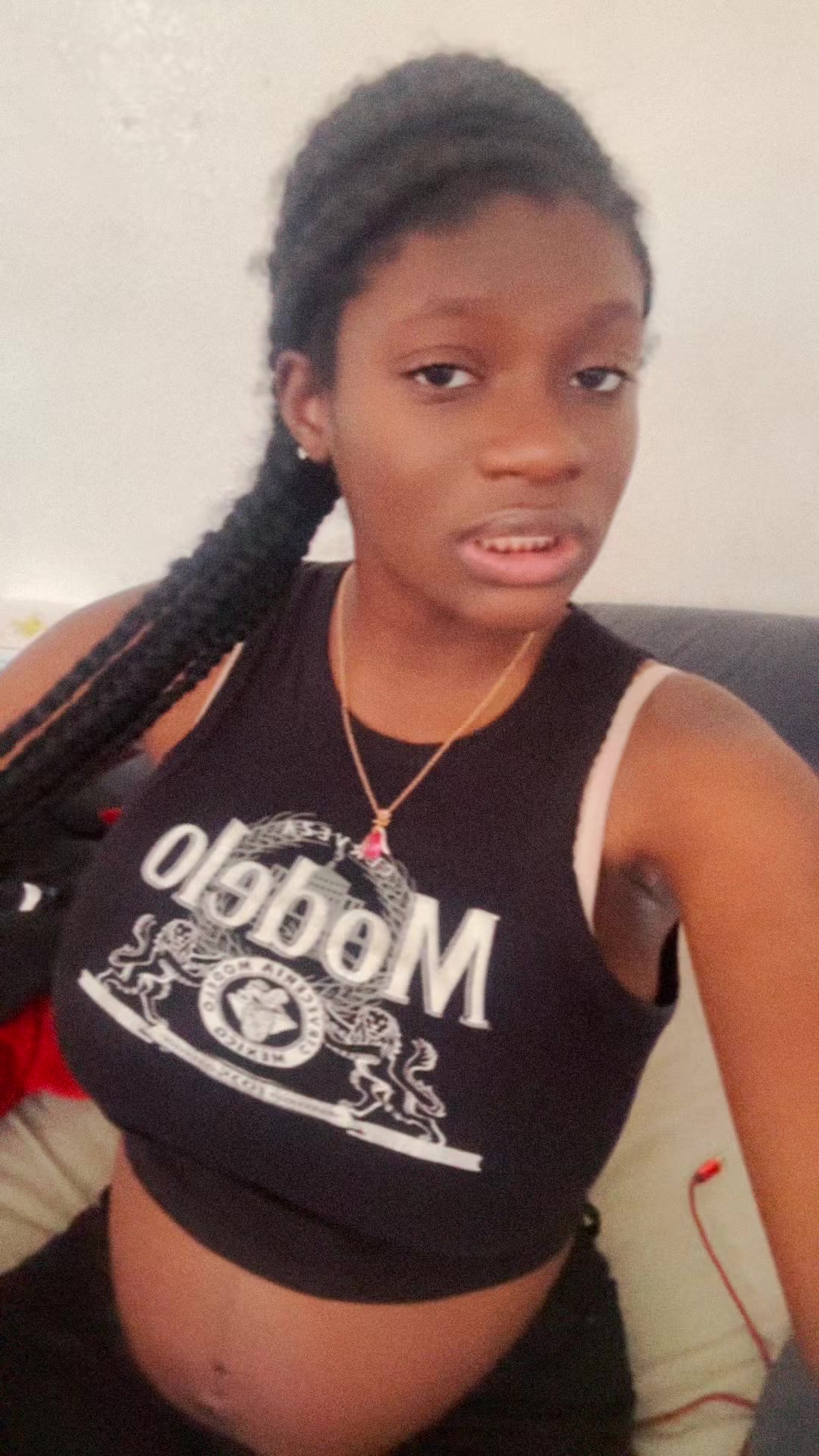 @laroyana