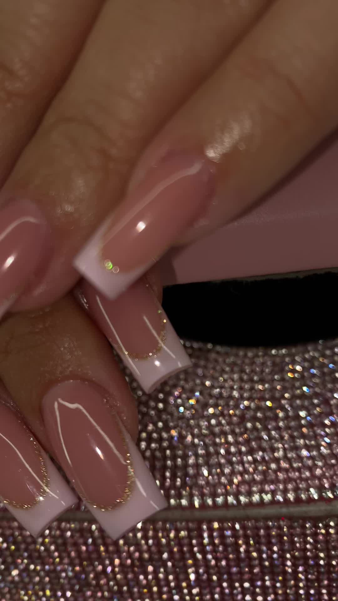 @LetieeLopez