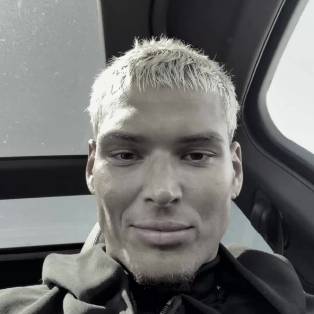 @𝘼 𝙇 𝙈