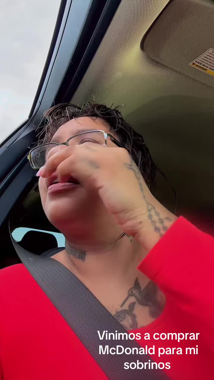 @lalalopez
