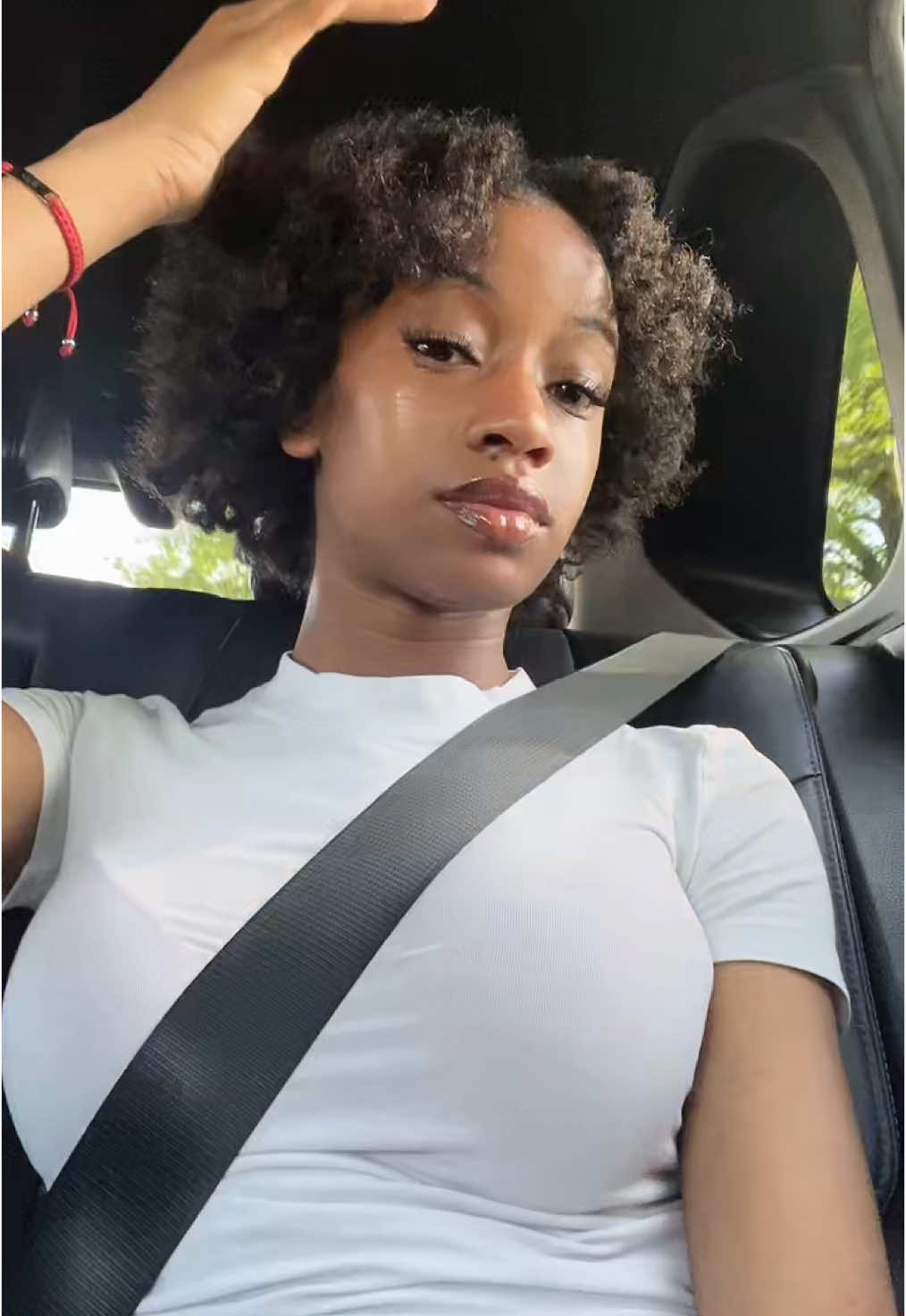 @👰🏾&zwj;♀️