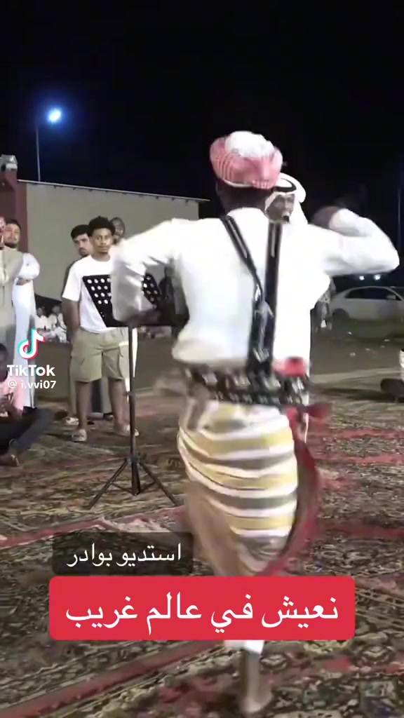 @ڤرقة آخوإن عـآيٌـل🤍🌼.