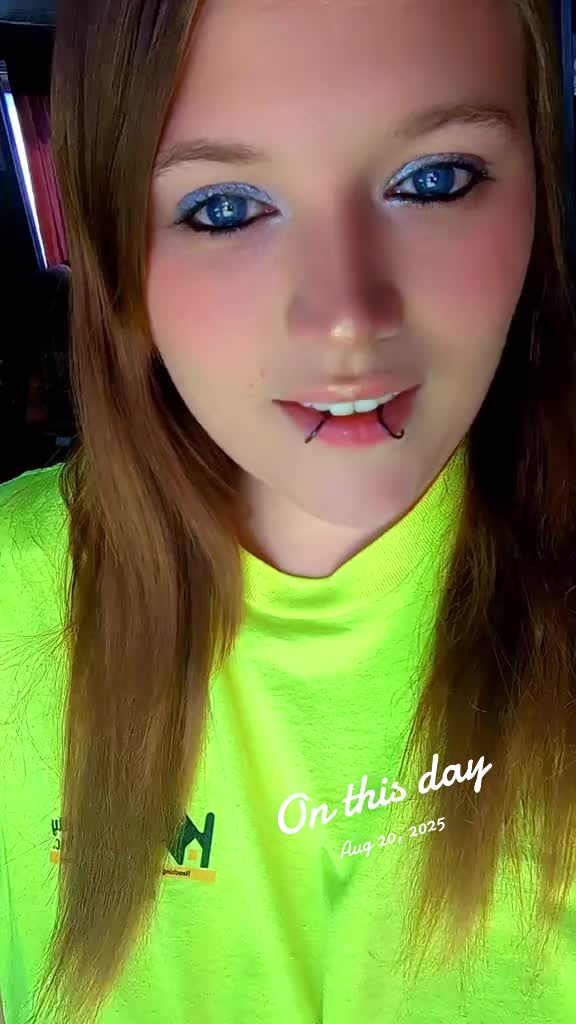@Christy 💚💙