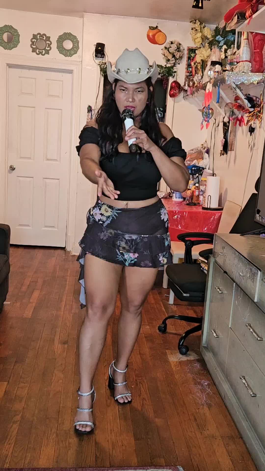 @Catrashitamix 🎤