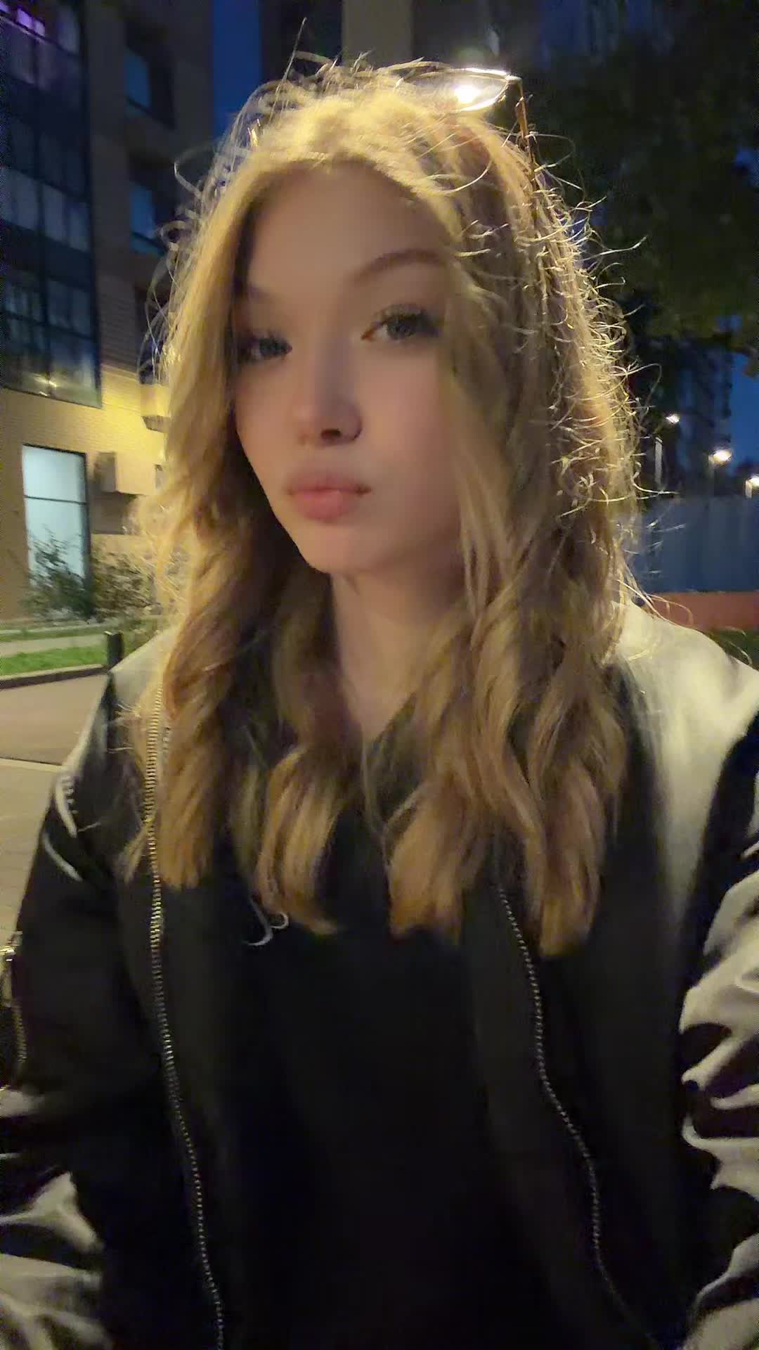 @Varushka🎀