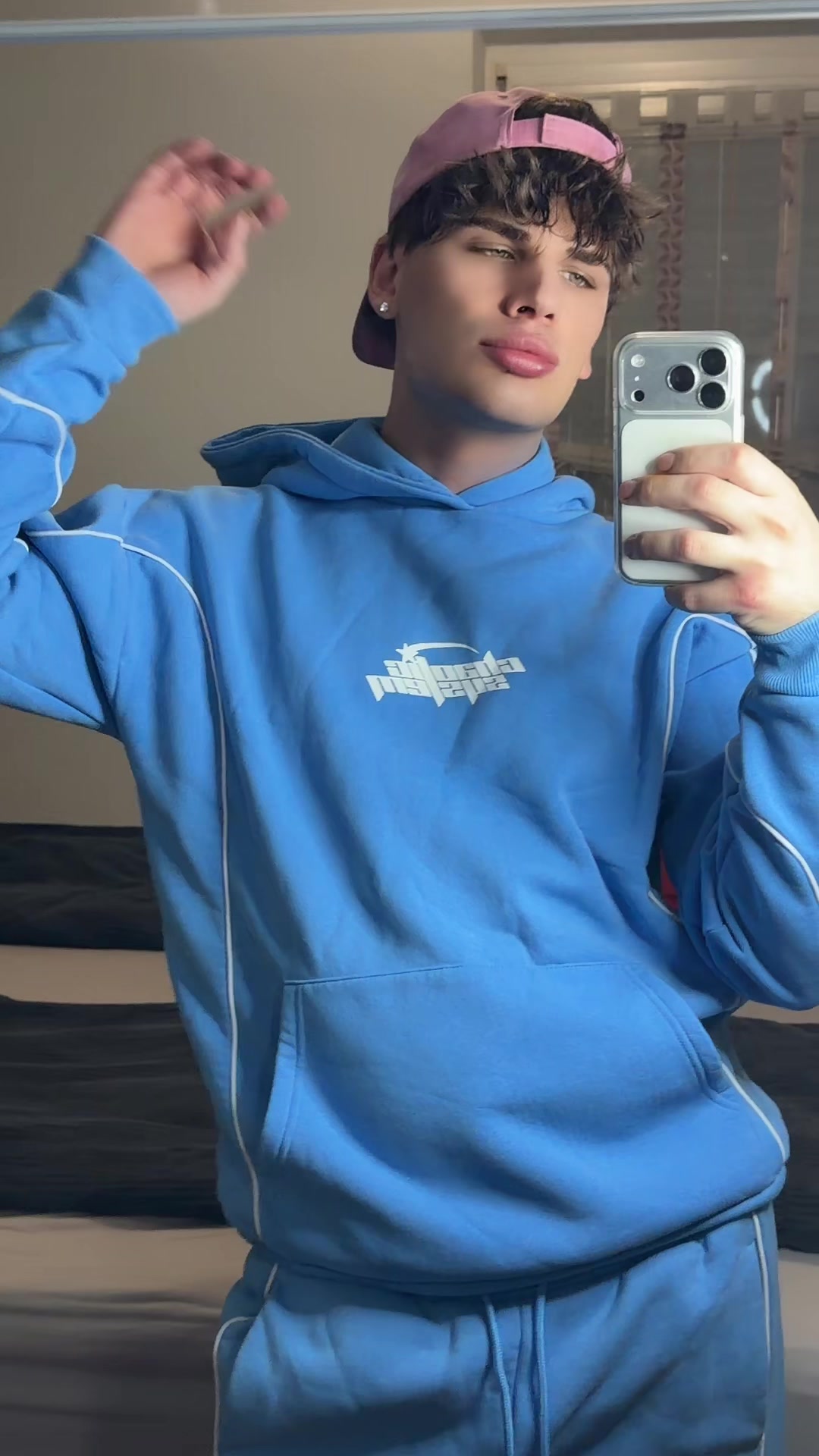 @Robinblonde
