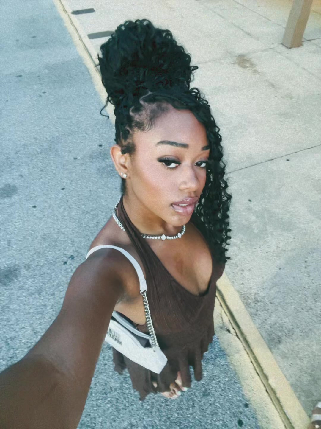 @Thelovelyadaiza_