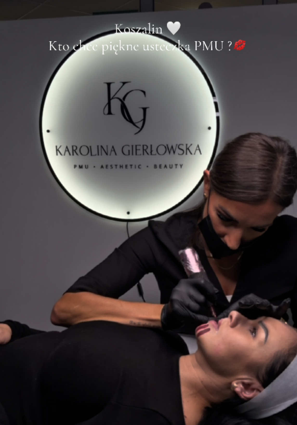 @BeautyRoom Karolina Gierłowska