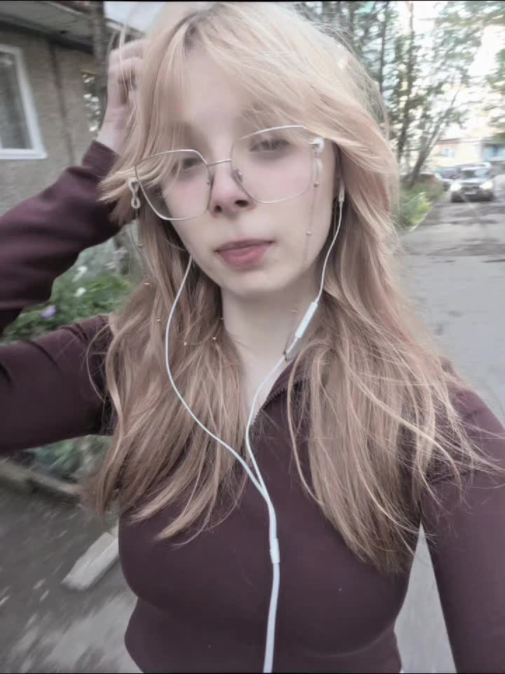 @.@