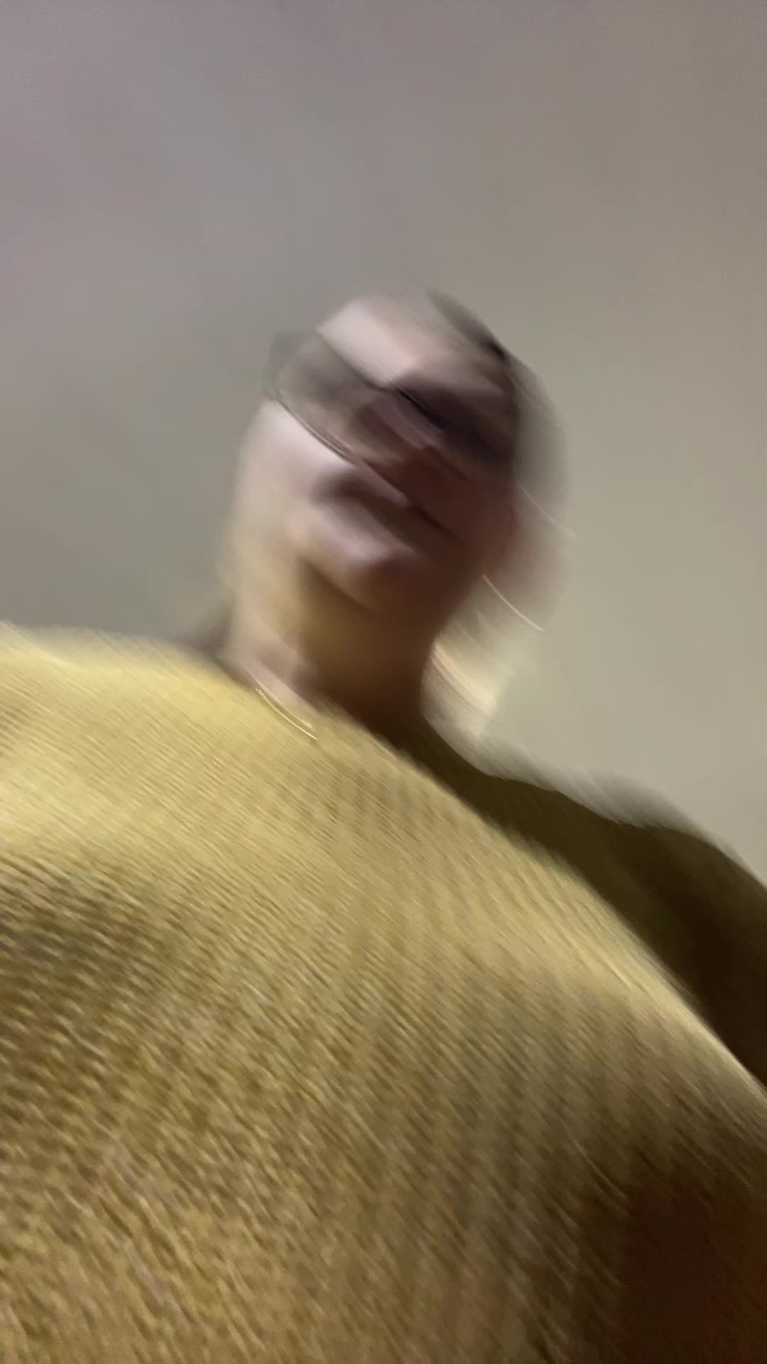 @laurenellis