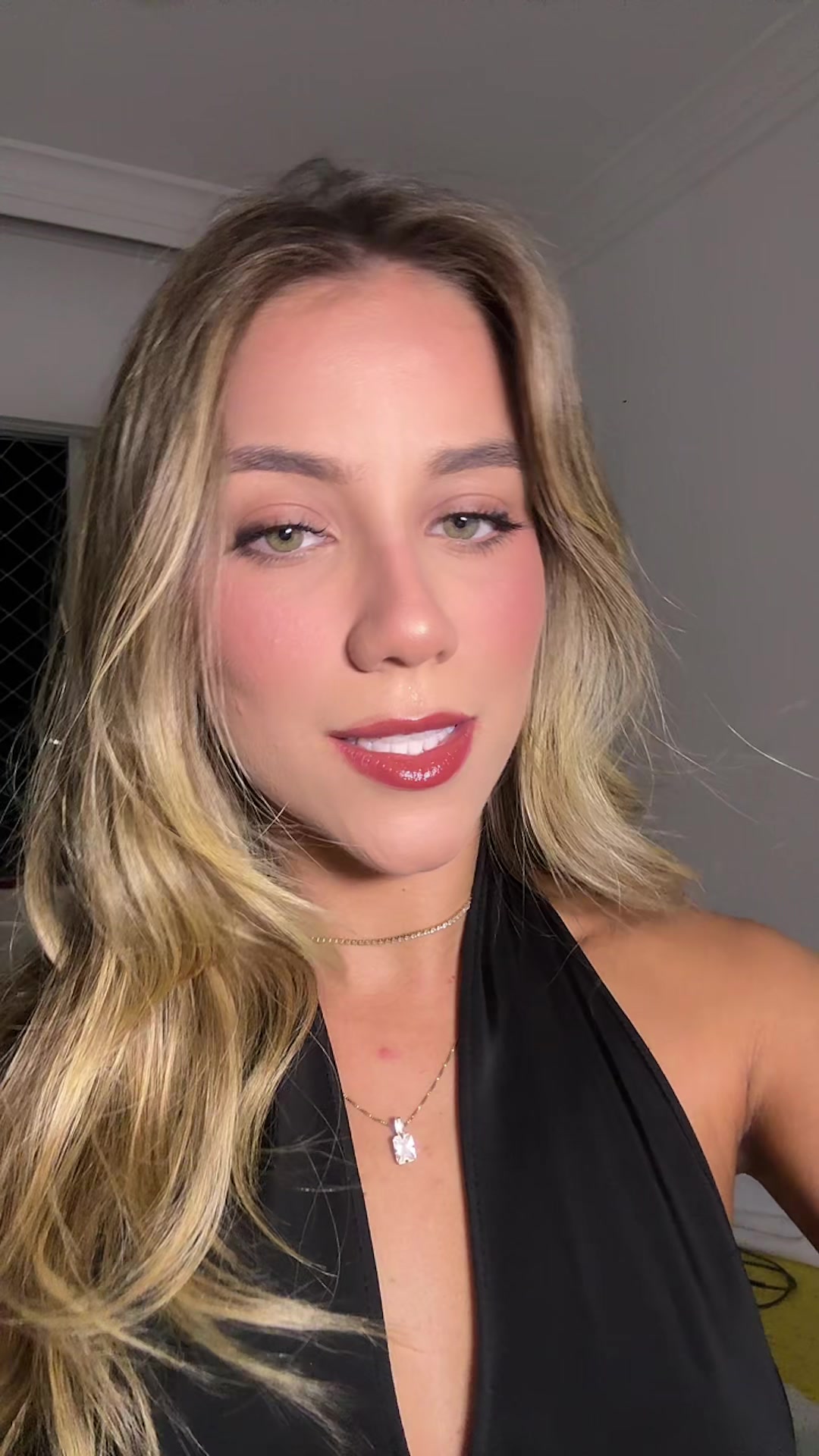 @LARISSA