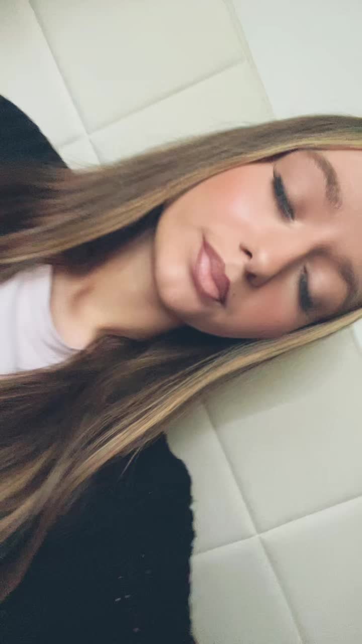 @🫐