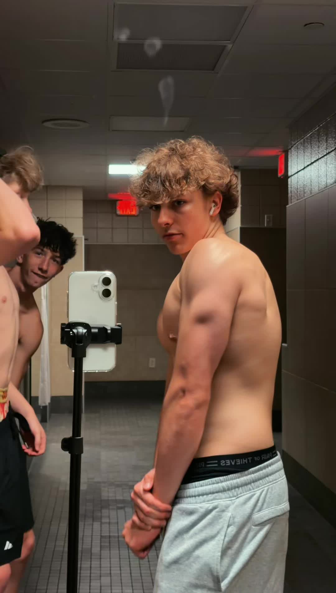 @myleslifts
